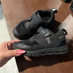 On Clouds toddler shoes size 10.5